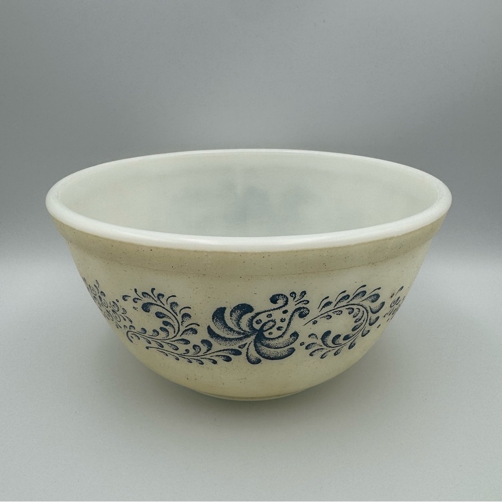 Pyrex #402 Corning 1.5 Qt Mixing Bowl Homestead Blue Onion Pattern VTG 1976-1980